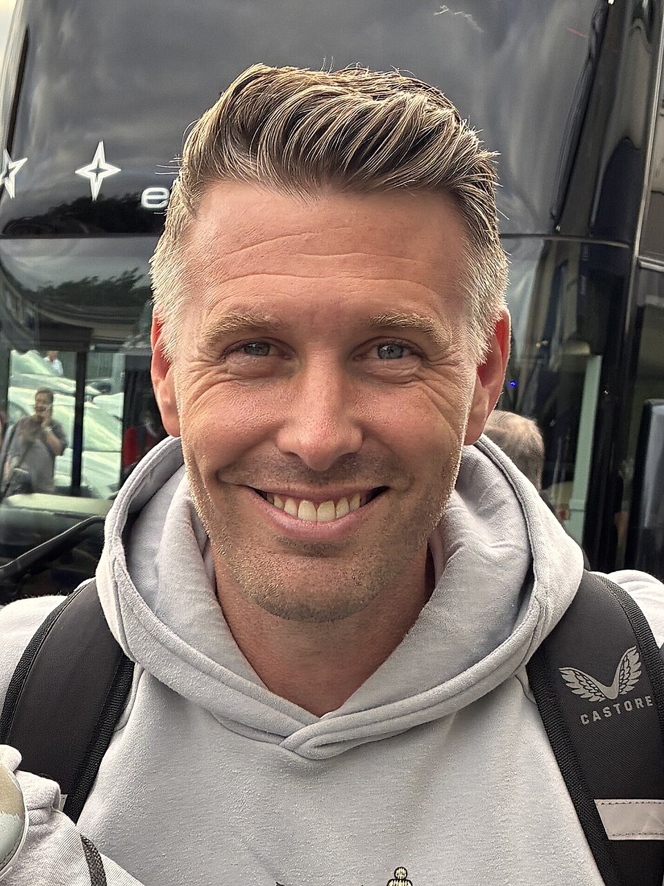 ロブ・エドワーズ監督